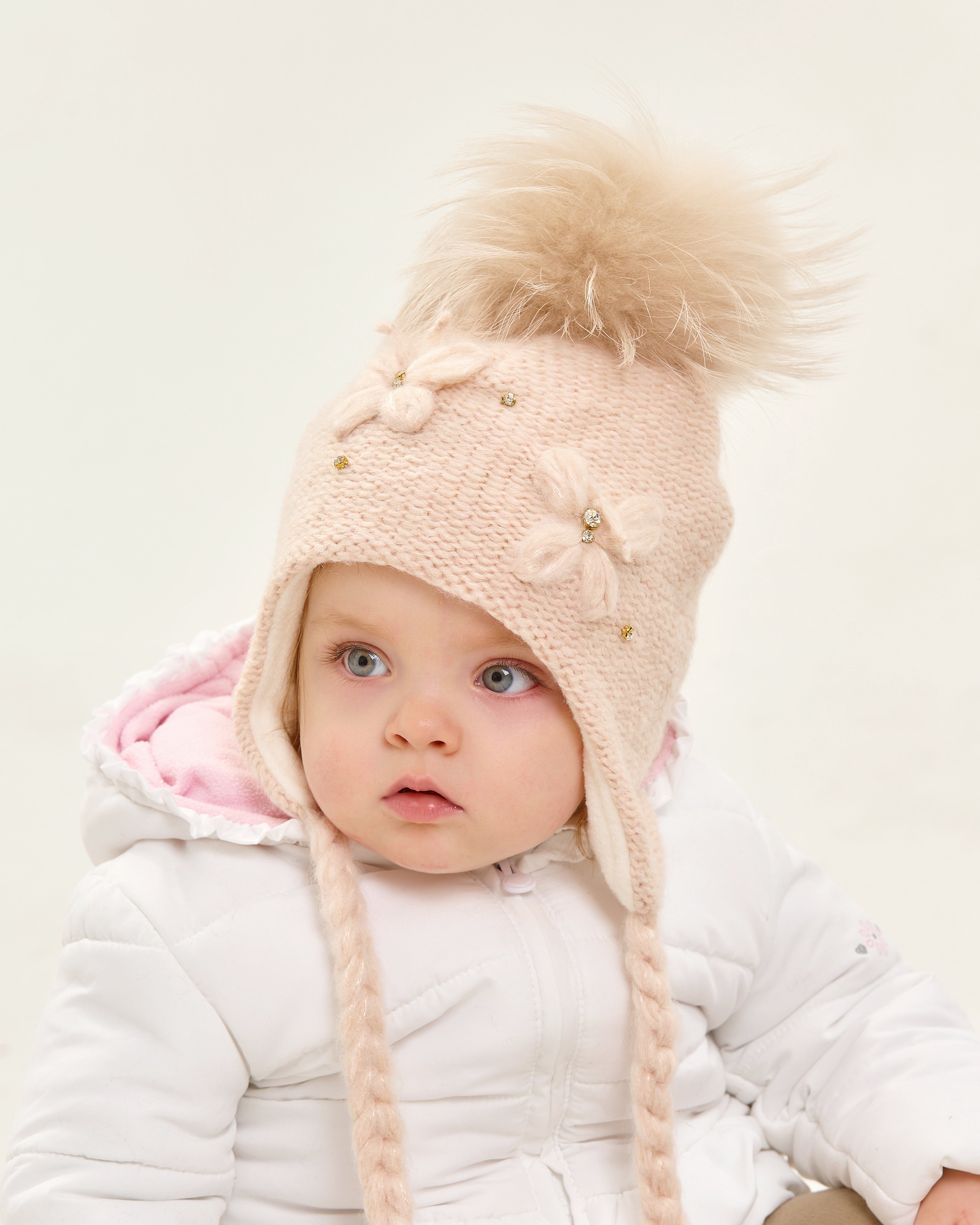 Nikola.18ПЄ (Hat with ties)