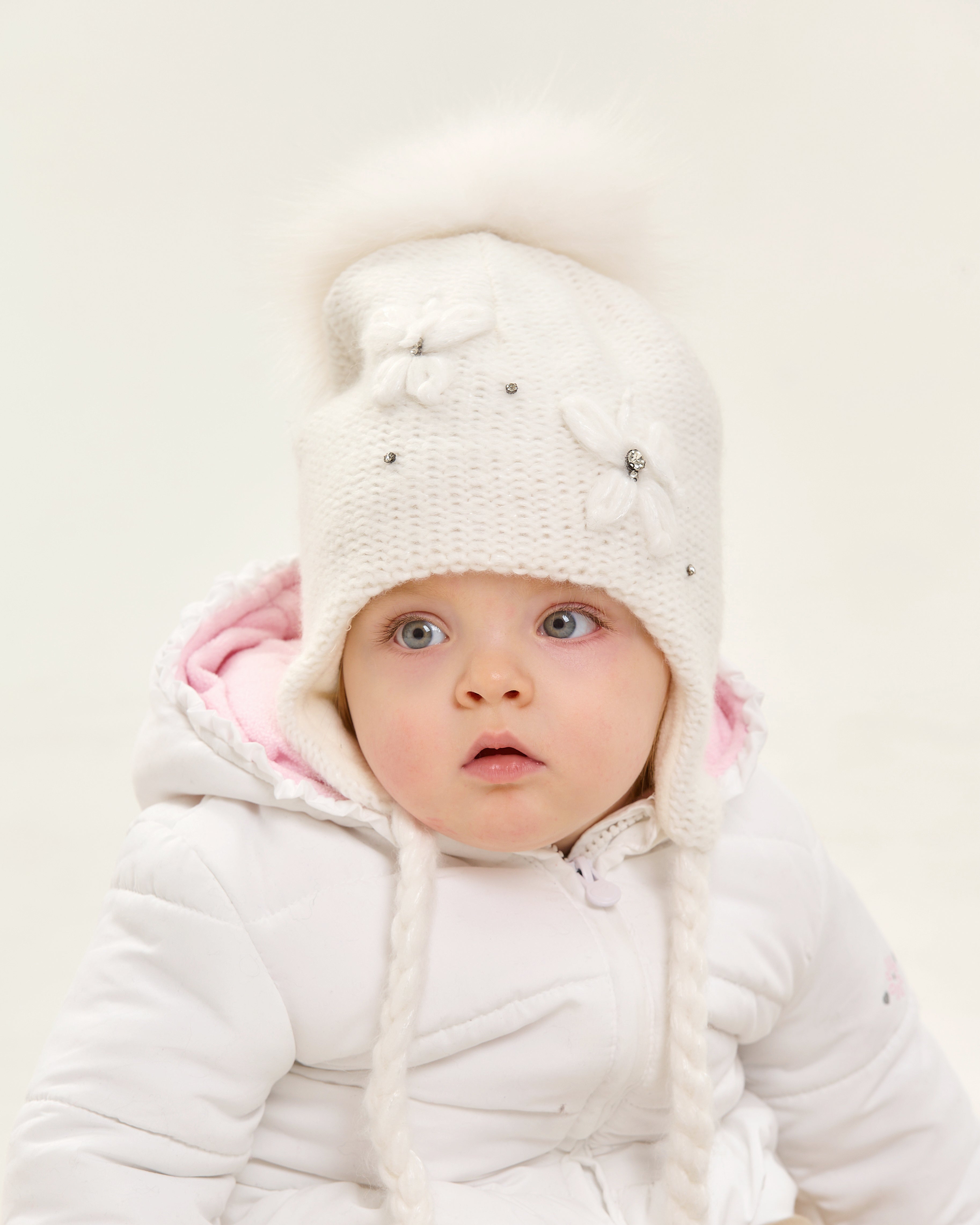 Nikola.18ПЄ (Hat with ties)